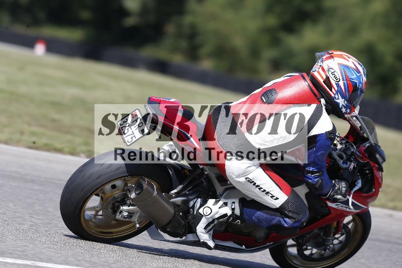 Archiv-2025/49 26.08.2025 Cornu Master School ADR/rot-rouge/37